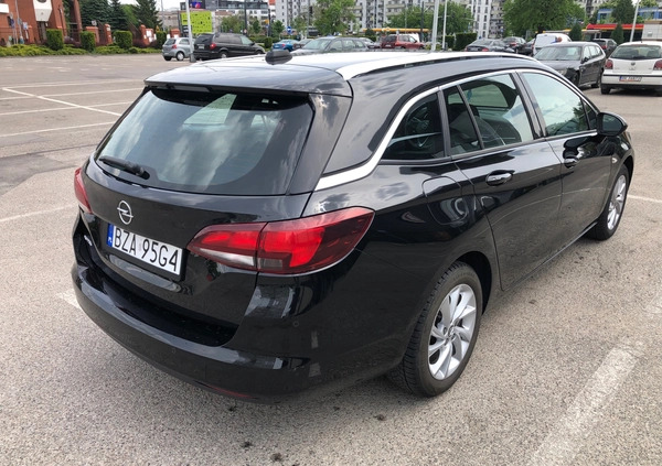 Opel Astra cena 47000 przebieg: 144308, rok produkcji 2019 z Warszawa małe 92